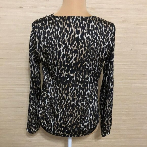 Banana Republic Leopard Print V-Neck Women's Long Sleeve Lightweight Blouse XS - Picture 7 of 8